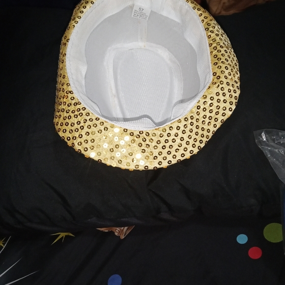 Clothes,  hats, dog clothes - Picture 16 of 16